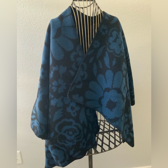 Burberry Prorsum Coats, Poncho FLORAL BLANKET Outerwear Black Blue - Picture 1 of 5